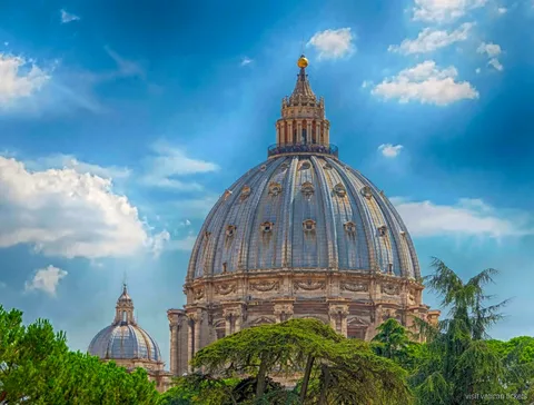 Ascension de la coupole de la Basilique Saint-Pierre lors de la visite des billets Vatican